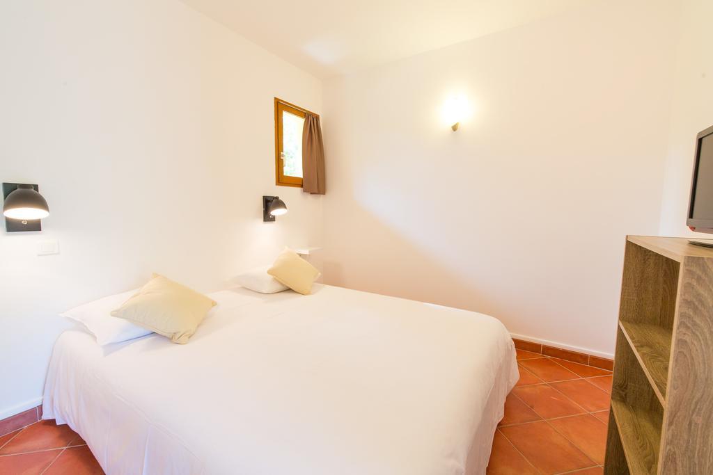Casa Vecchia Rooms + Apartments Calvi  Cameră foto